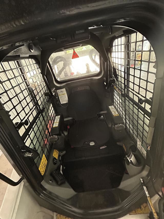 Image of Bobcat T770 equipment image 4