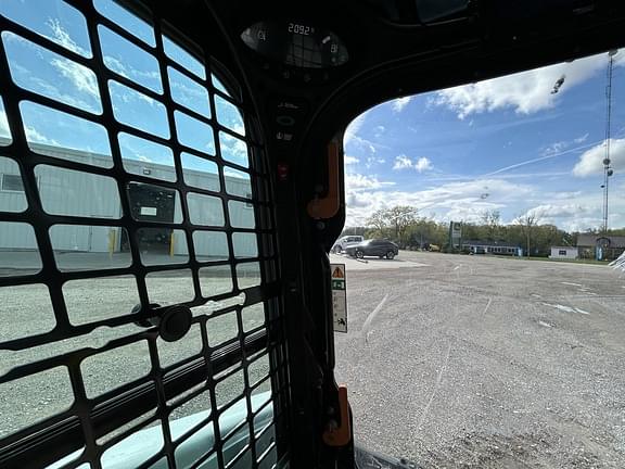 Image of Bobcat T770 equipment image 3