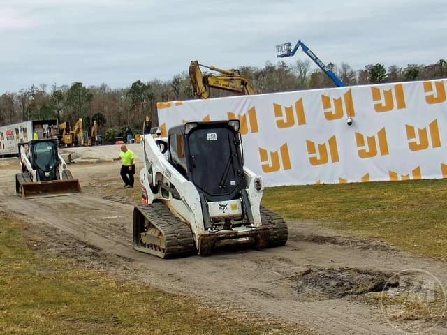 Image of Bobcat T770 equipment image 2