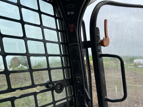 Image of Bobcat T870 equipment image 2
