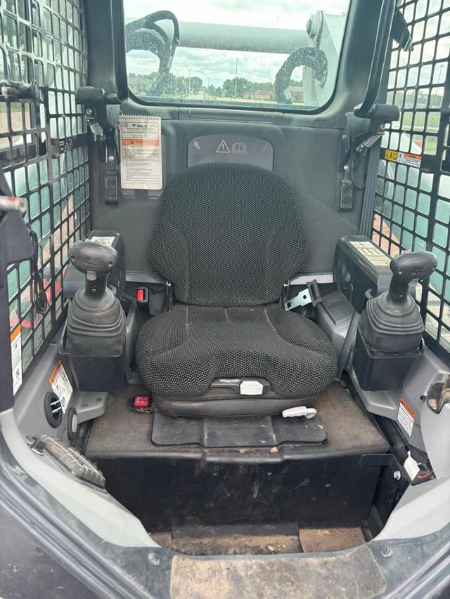 Image of Bobcat T870 equipment image 4