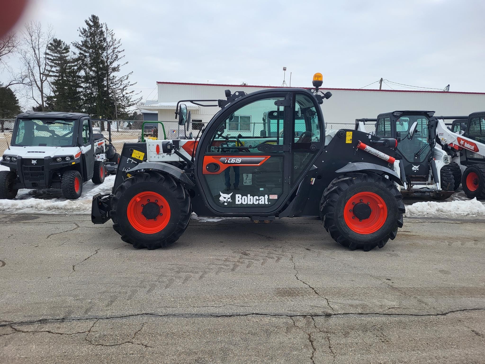 2023 Bobcat TL619 Equipment Image0