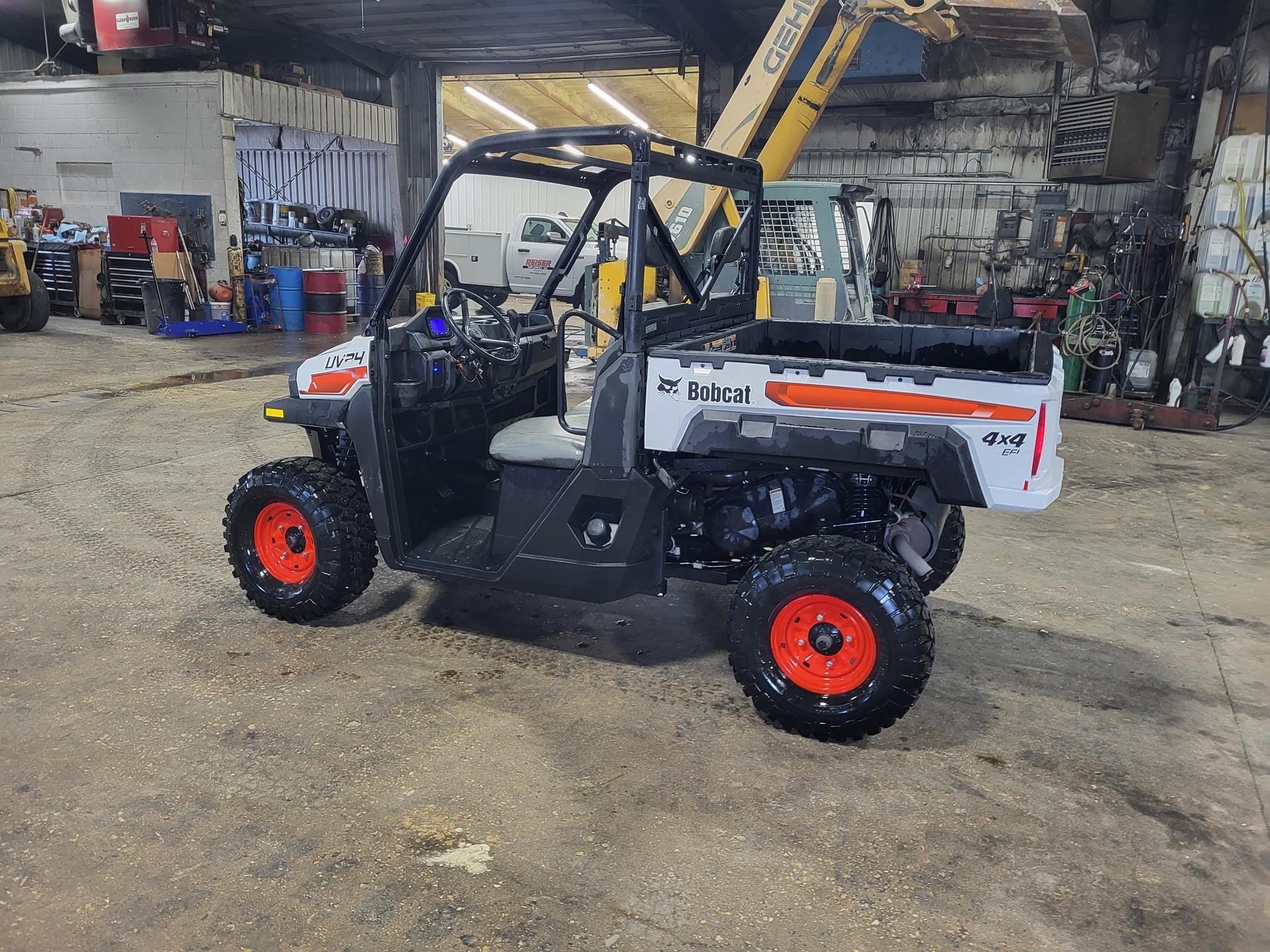 2023 Bobcat UV34 Equipment Image0