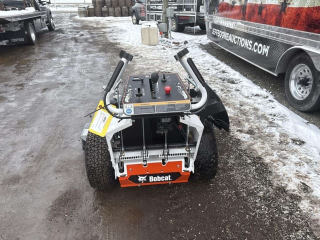 Image of Bobcat WB700 equipment image 2