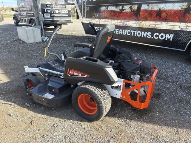 Image of Bobcat ZT2000 equipment image 1