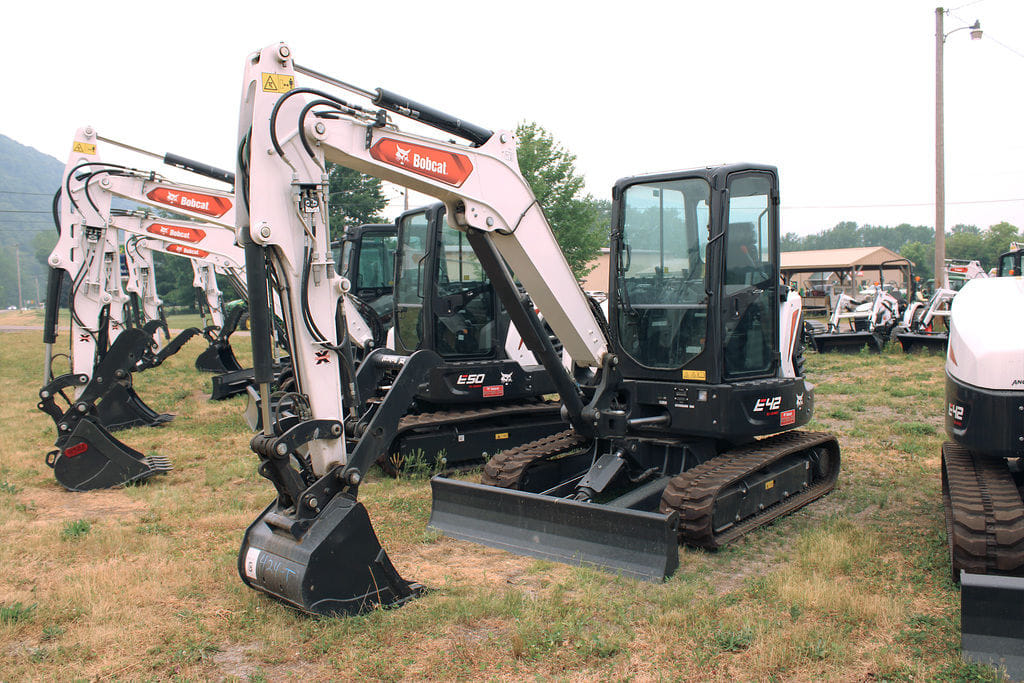 Main image Bobcat E42