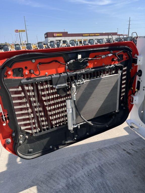 Image of Bobcat T76 equipment image 4