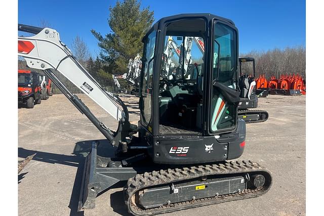 Image of Bobcat E35 equipment image 1