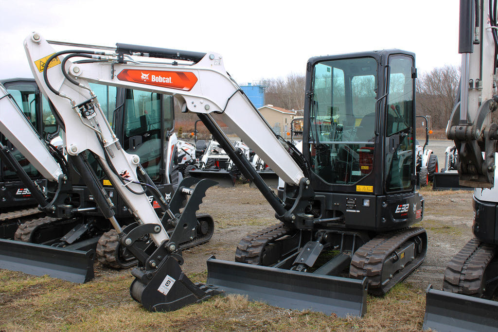 Main image Bobcat E32