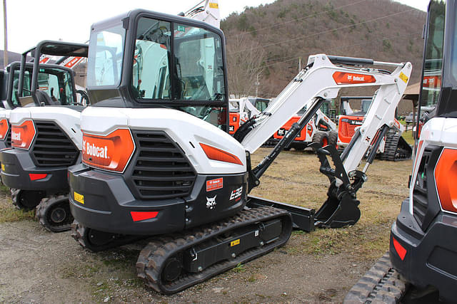 Image of Bobcat E32 equipment image 3