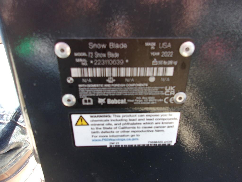 Image of Bobcat 72 Snowblade Image 1