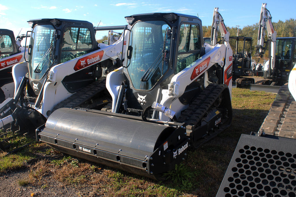 Main image Bobcat T62