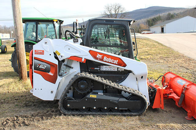 Image of Bobcat T62 equipment image 3