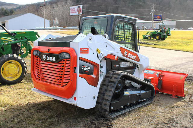 Image of Bobcat T62 equipment image 4