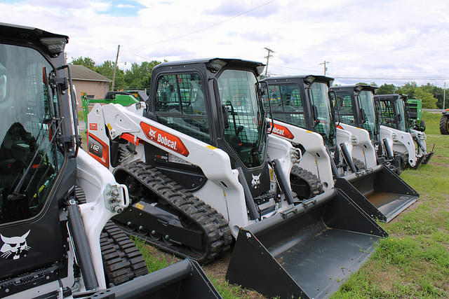 Image of Bobcat T62 equipment image 2