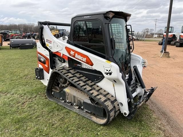 Image of Bobcat T66 equipment image 2