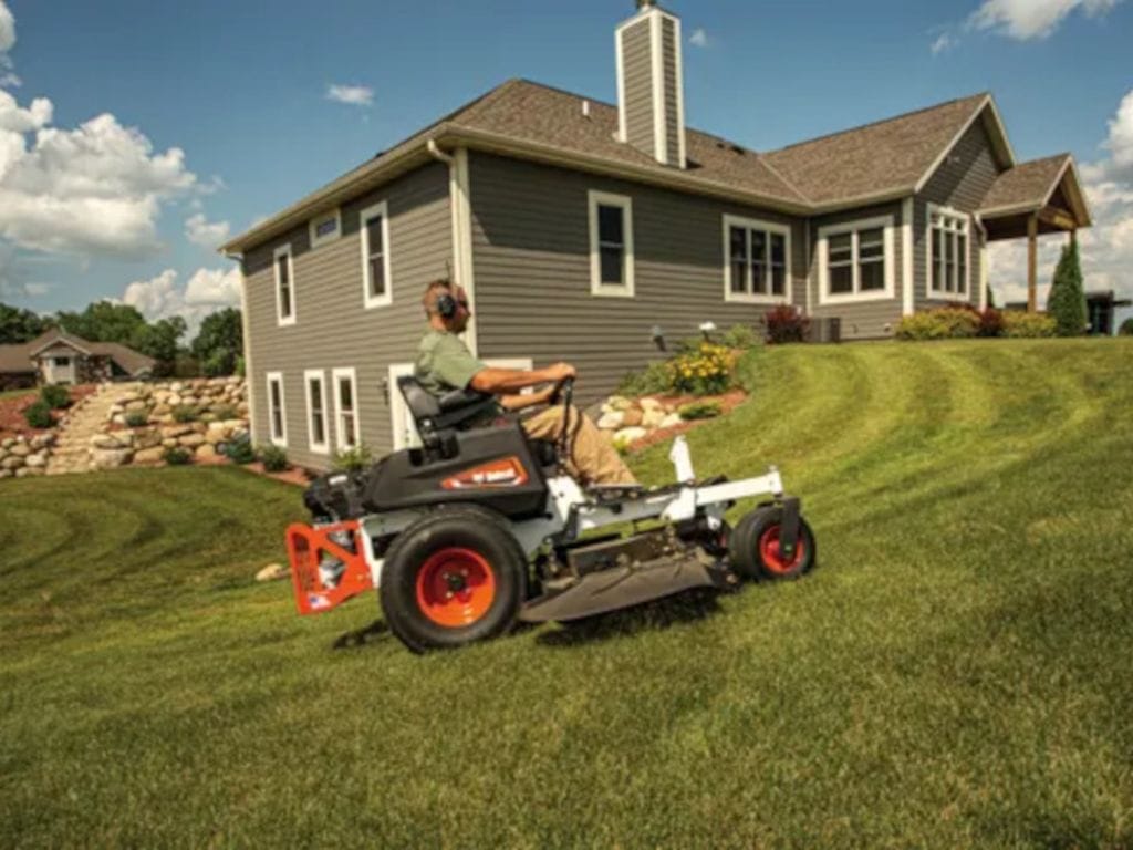 Main image Bobcat ZT3052