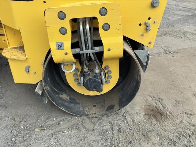 Image of Bomag BW120SL-5 equipment image 4