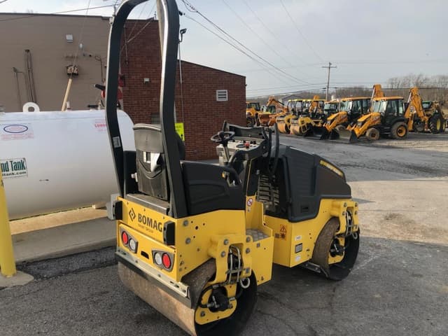 Image of Bomag BW100ADM-5 equipment image 2