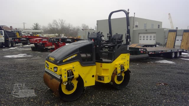 Image of Bomag BW120AD-5 equipment image 2