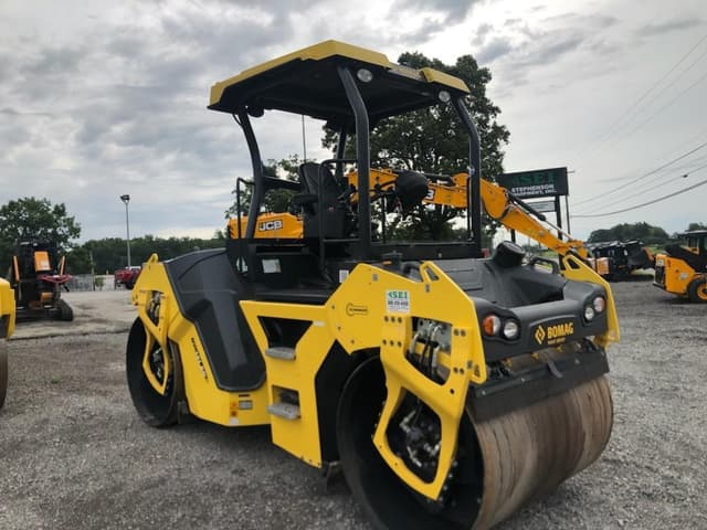 Image of Bomag BW141AD-5 equipment image 2
