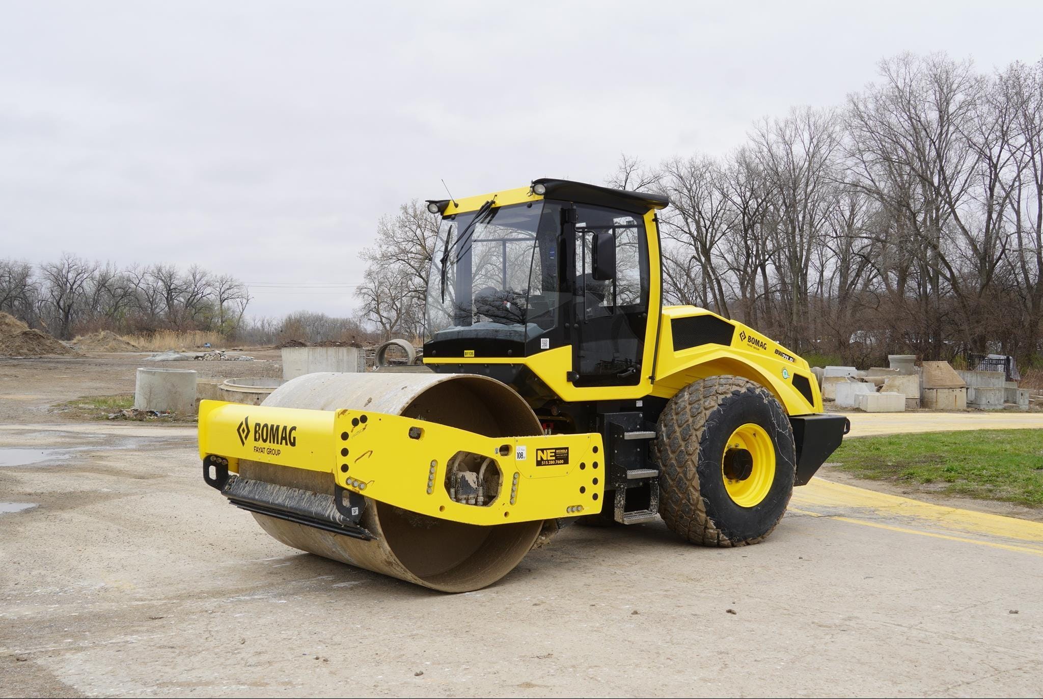 2023 Bomag BW211D-5 Equipment Image0