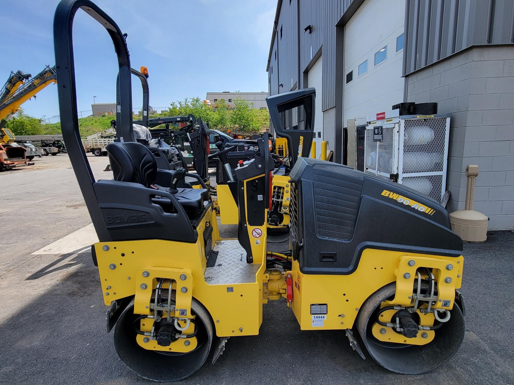 2023 Bomag BW90AD-5 Equipment Image0