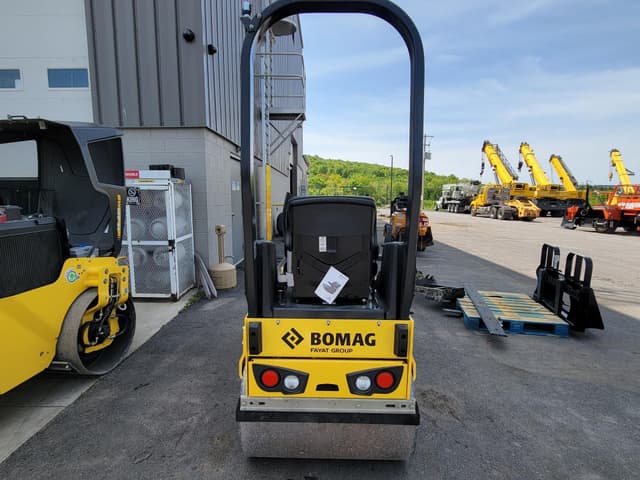 Image of Bomag BW90AD-5 equipment image 3