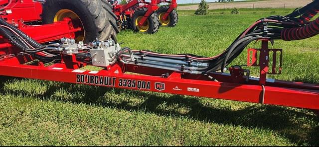 Image of Bourgault 3335 equipment image 2