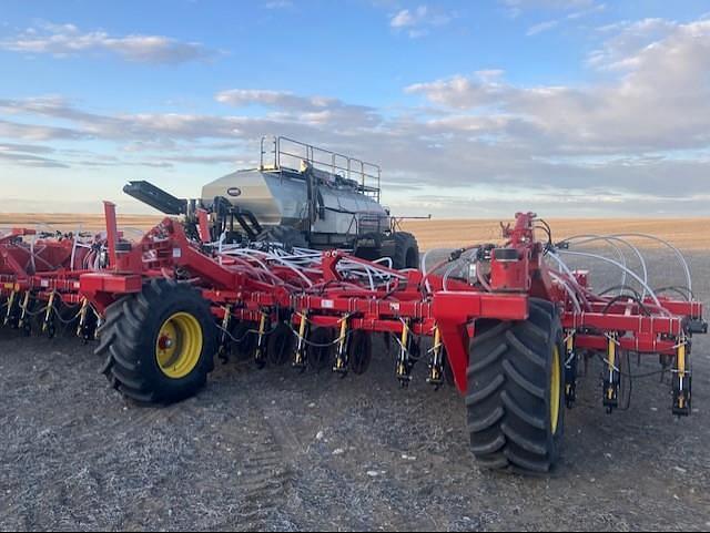 Image of Bourgault 3335 equipment image 4