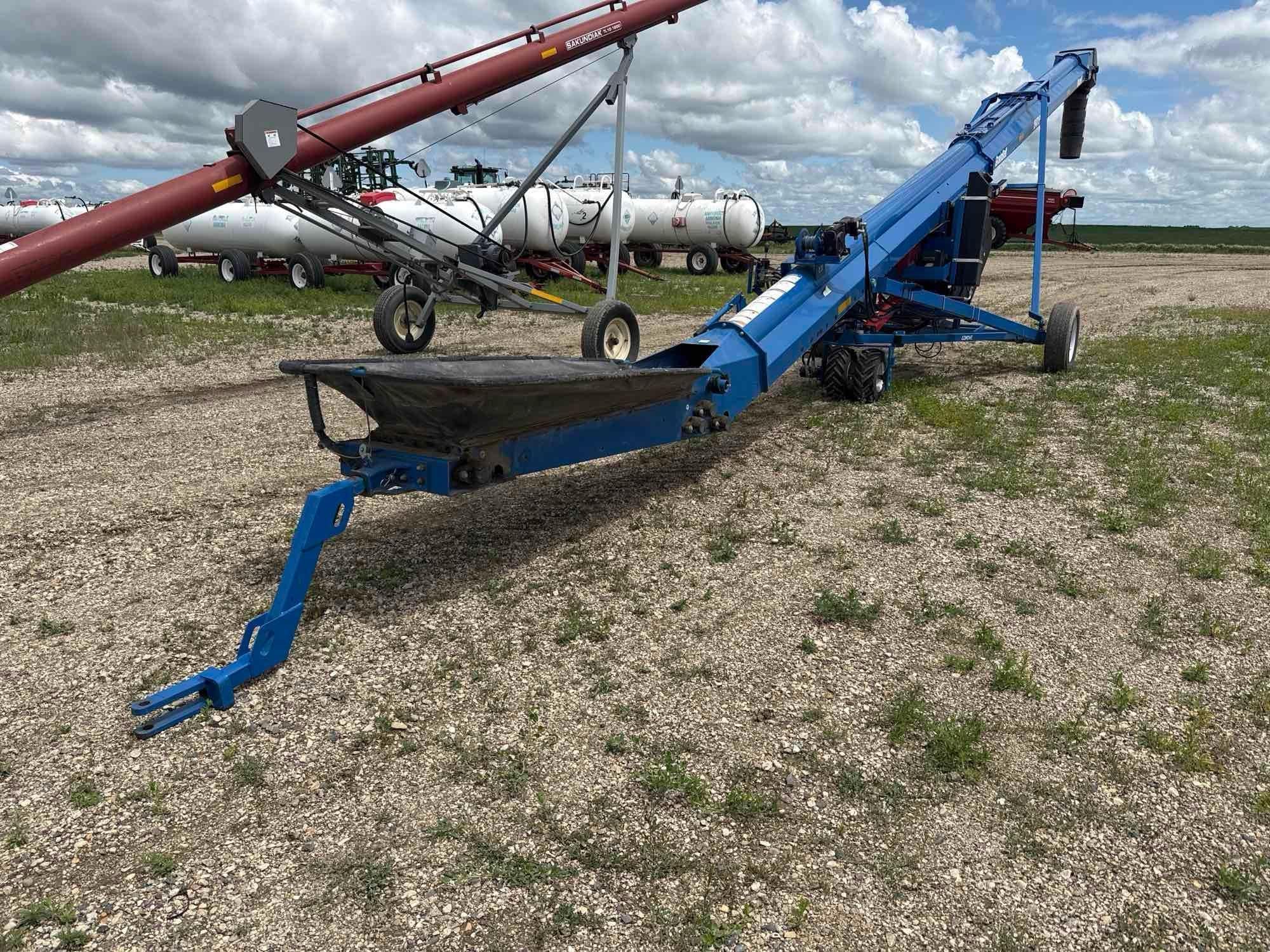 2023 Brandt 1547LP+ Equipment Image0