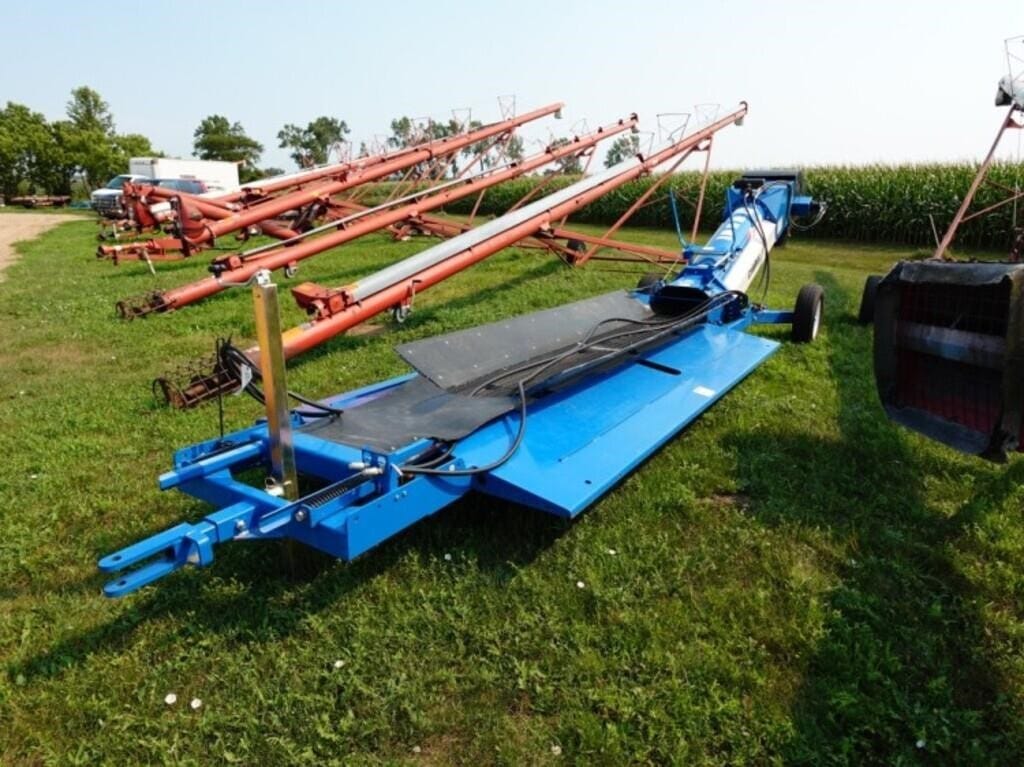 2023 Brandt GrainDeck Equipment Image0