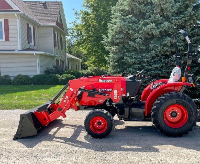 2024 Branson 2515R Equipment Image0