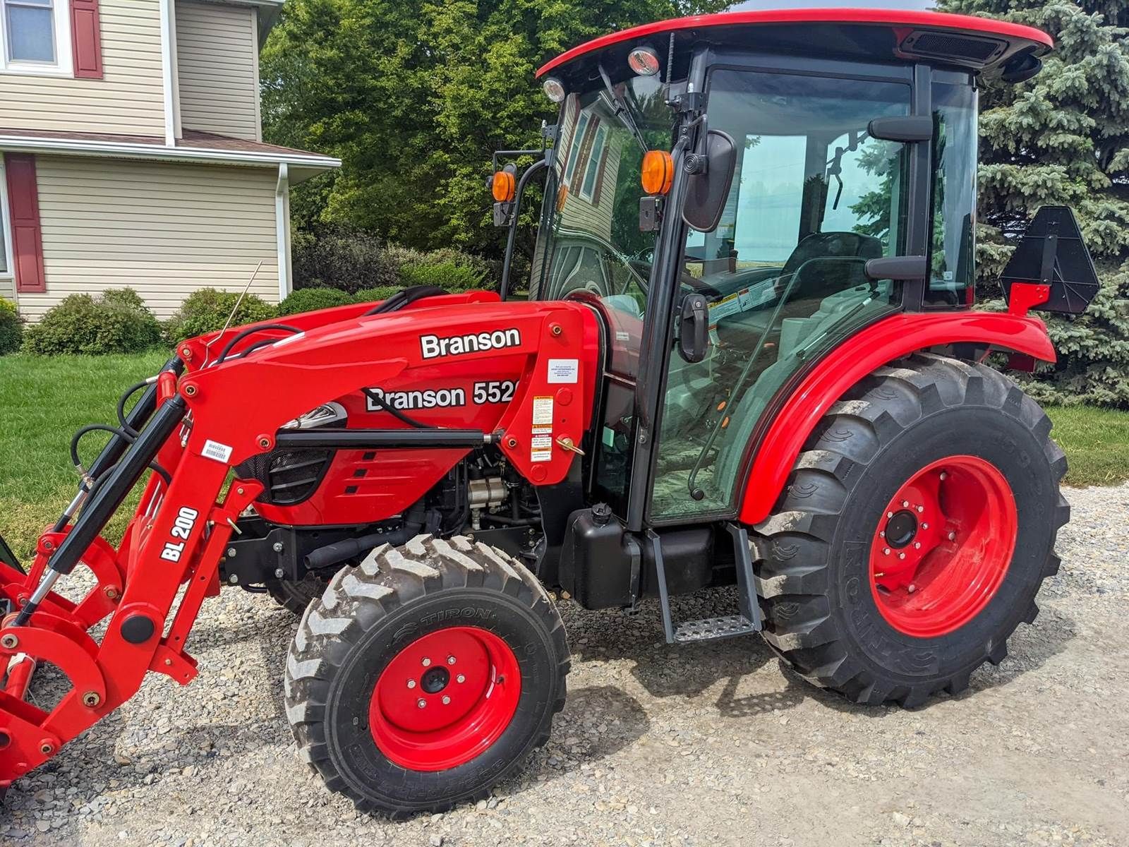 2024 Branson 5520Ch Equipment Image0