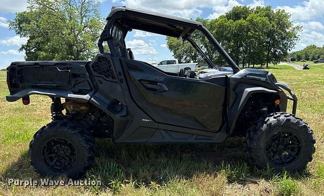 Image of Can-Am Commander XT  equipment image 3