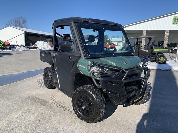 Image of Can-Am Defender equipment image 1