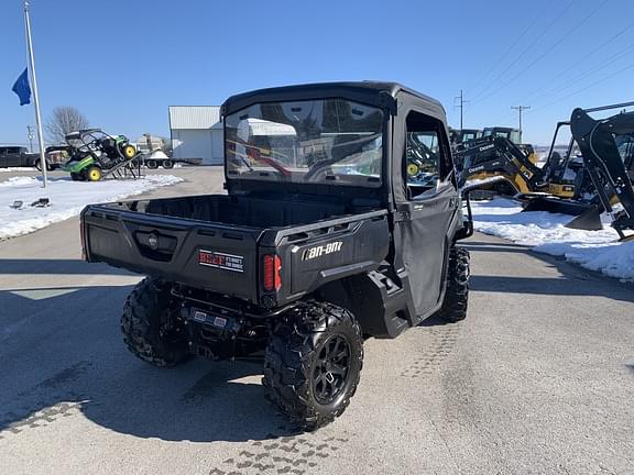 Image of Can-Am Defender equipment image 4