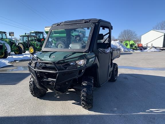 Image of Can-Am Defender equipment image 2