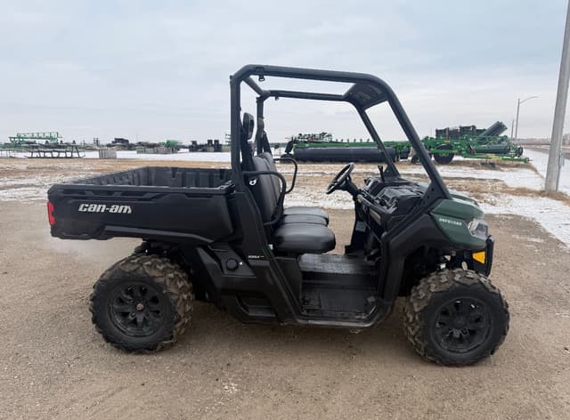Image of Can-Am Defender DPS HD9 equipment image 2