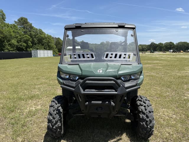 Image of Can-Am Defender HD10 equipment image 2