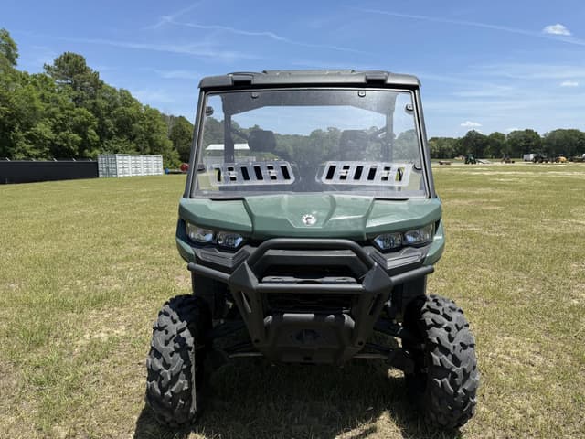Image of Can-Am Defender HD10 equipment image 2