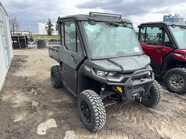 Image of Can-Am Defender HD10 equipment image 2