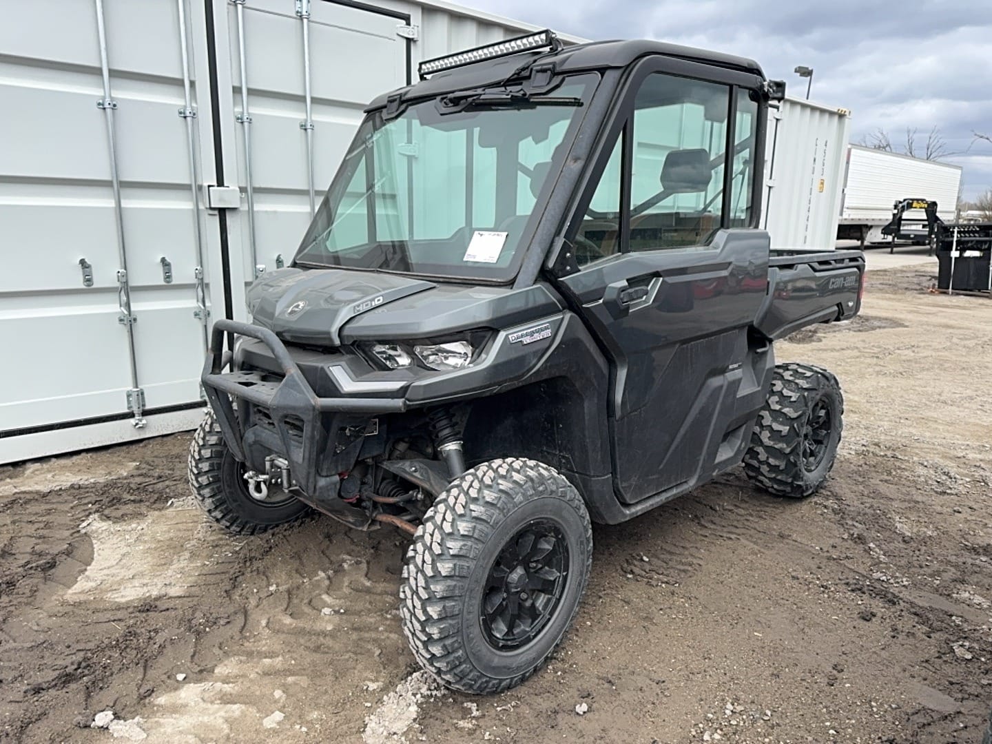 2023 Can-Am Defender HD10 Equipment Image0