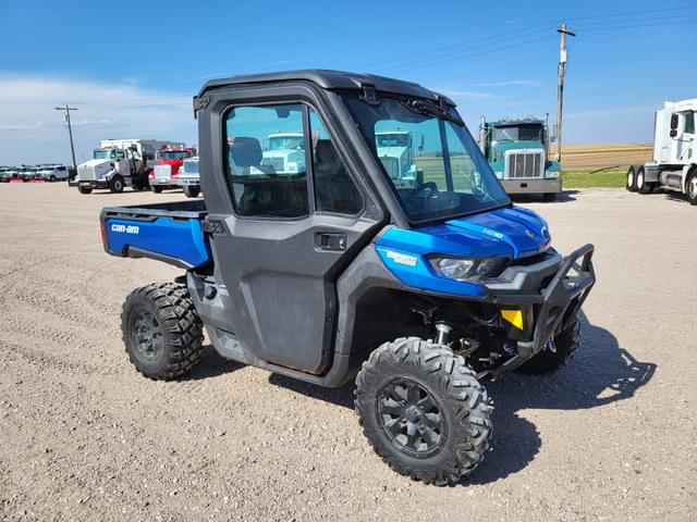 Image of Can-Am Defender HD10 equipment image 1