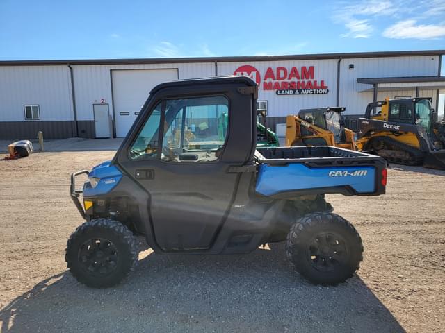 Image of Can-Am Defender HD10 equipment image 4