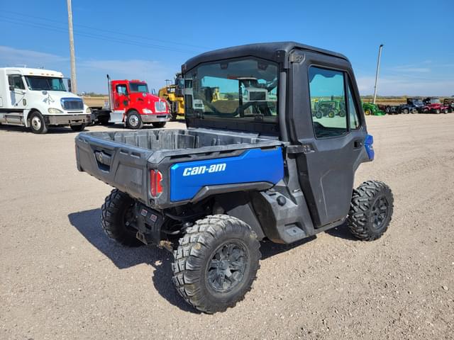 Image of Can-Am Defender HD10 equipment image 2