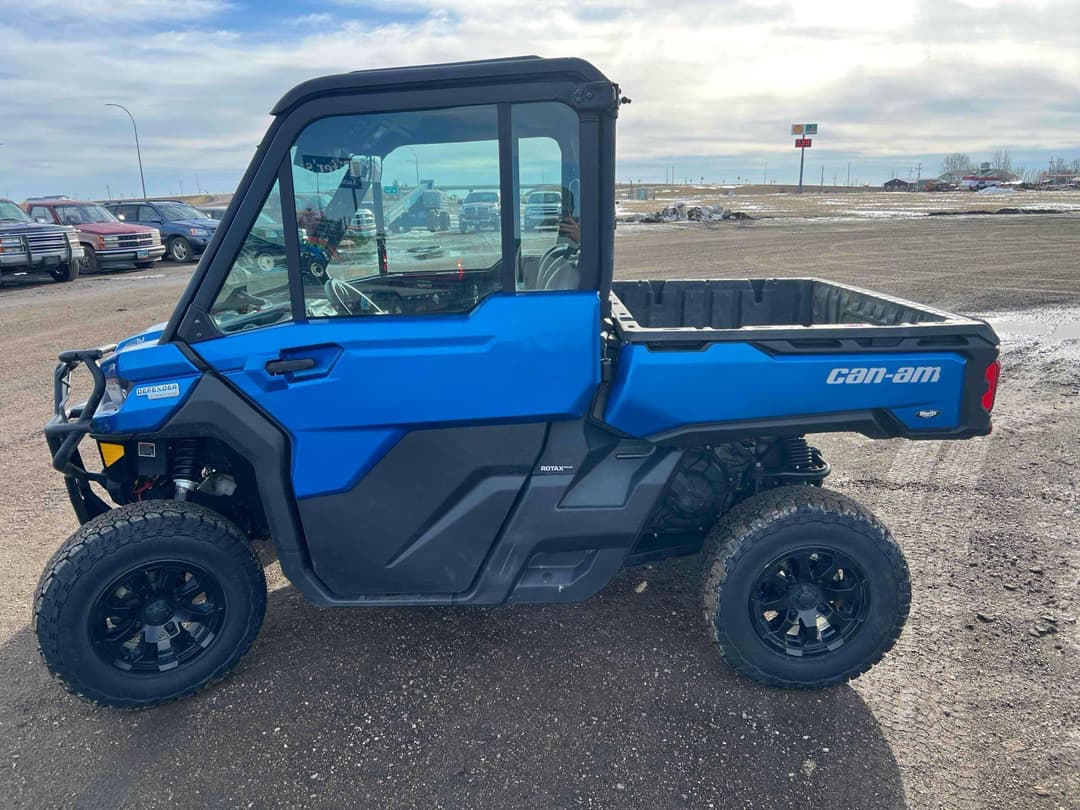 Image of Can-Am Defender HD10 Primary image