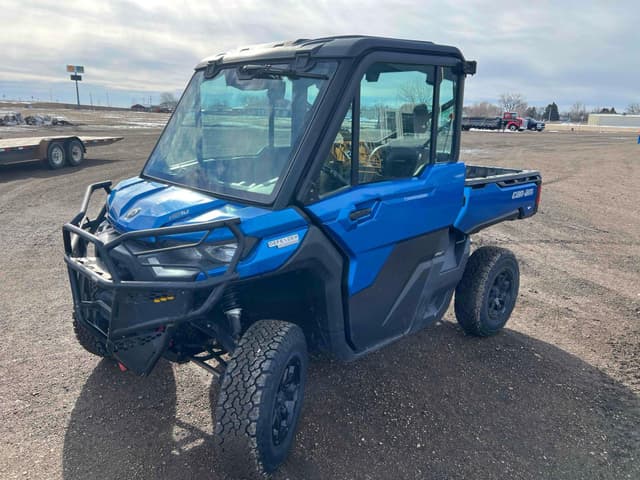 Image of Can-Am Defender HD10 equipment image 1