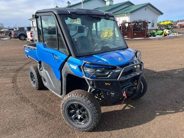Image of Can-Am Defender HD10 equipment image 3
