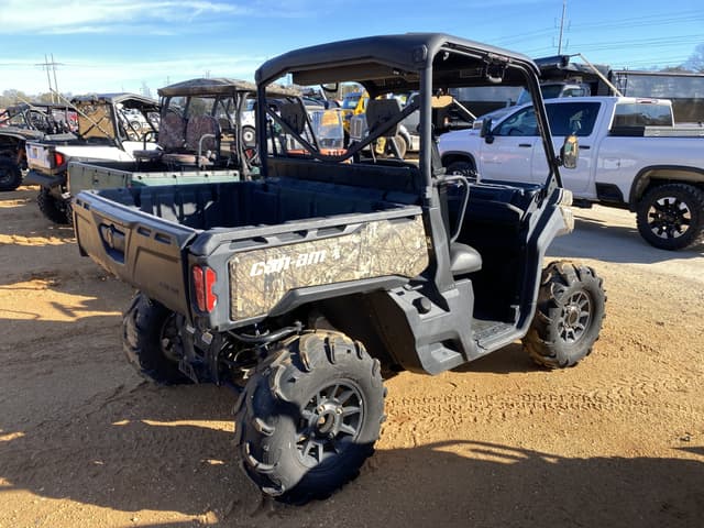 Image of Can-Am Defender HD10 equipment image 2
